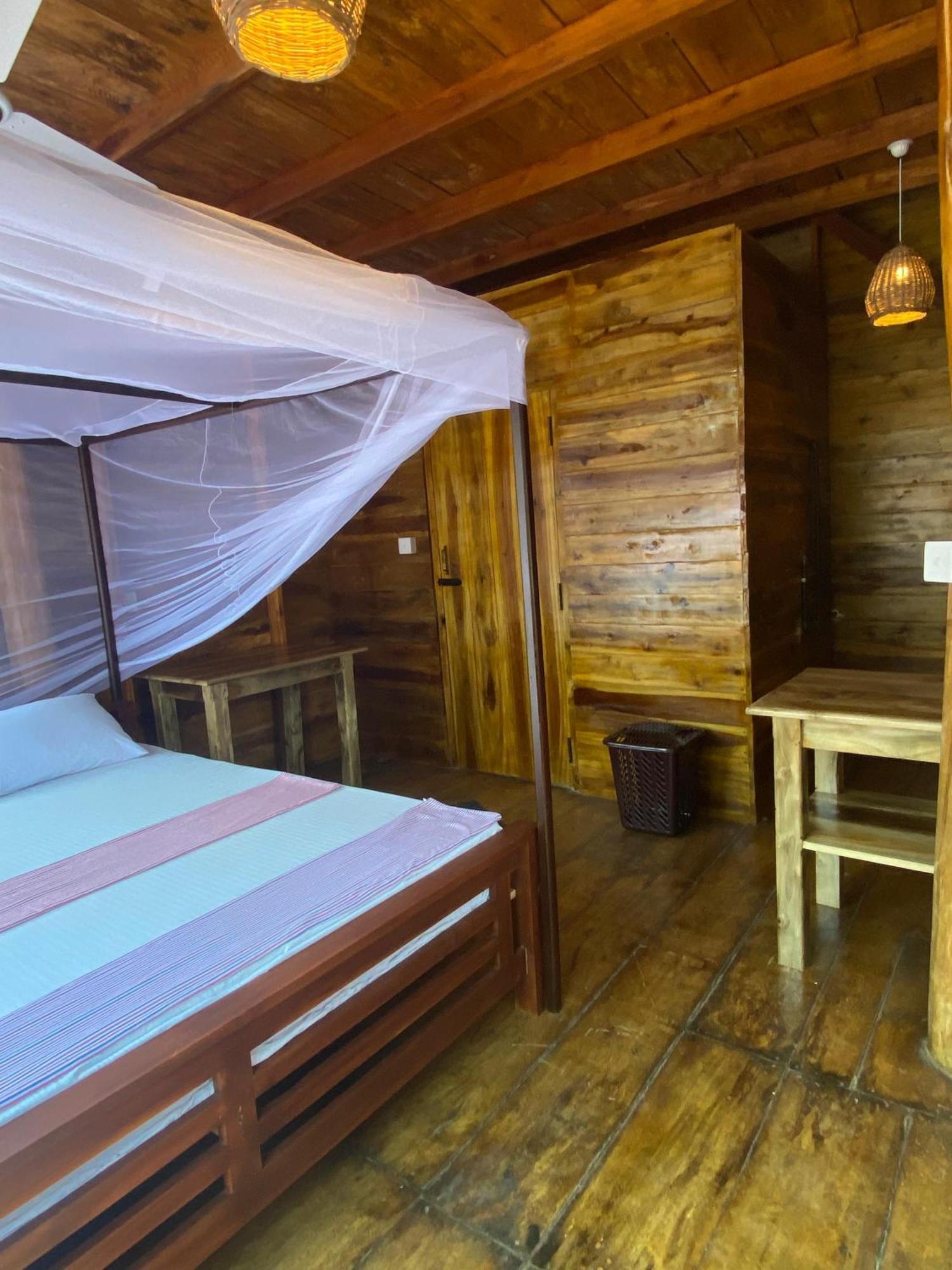 Surf Beach Hotel Аругам Экстерьер фото