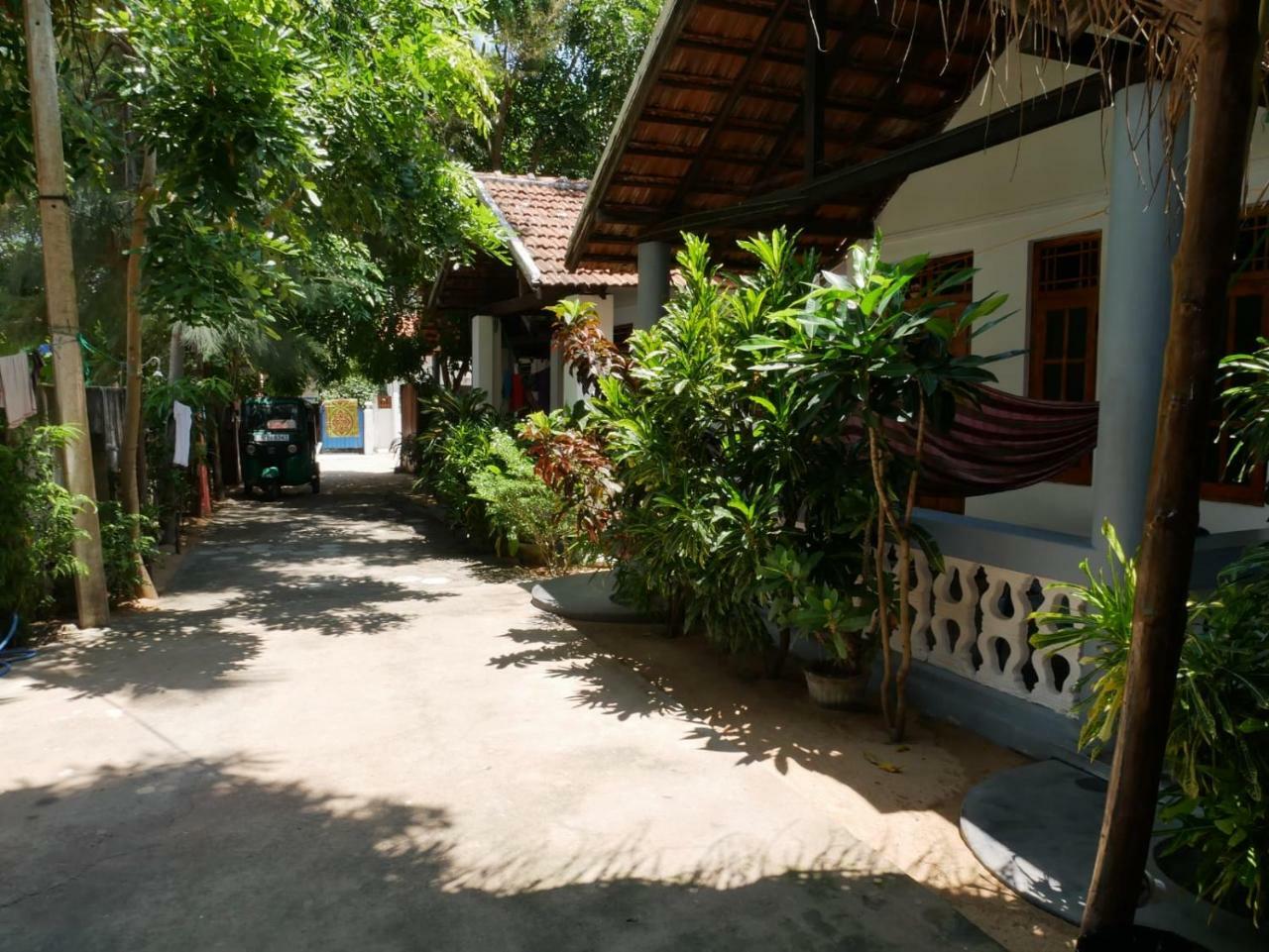 Surf Beach Hotel Аругам Экстерьер фото